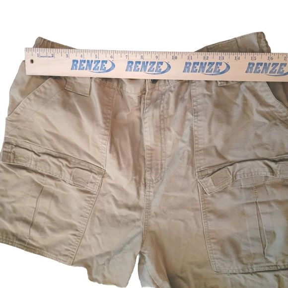 Boulder Creek Tan Cargo Shorts Size 40 Tall - Picture 3 of 6